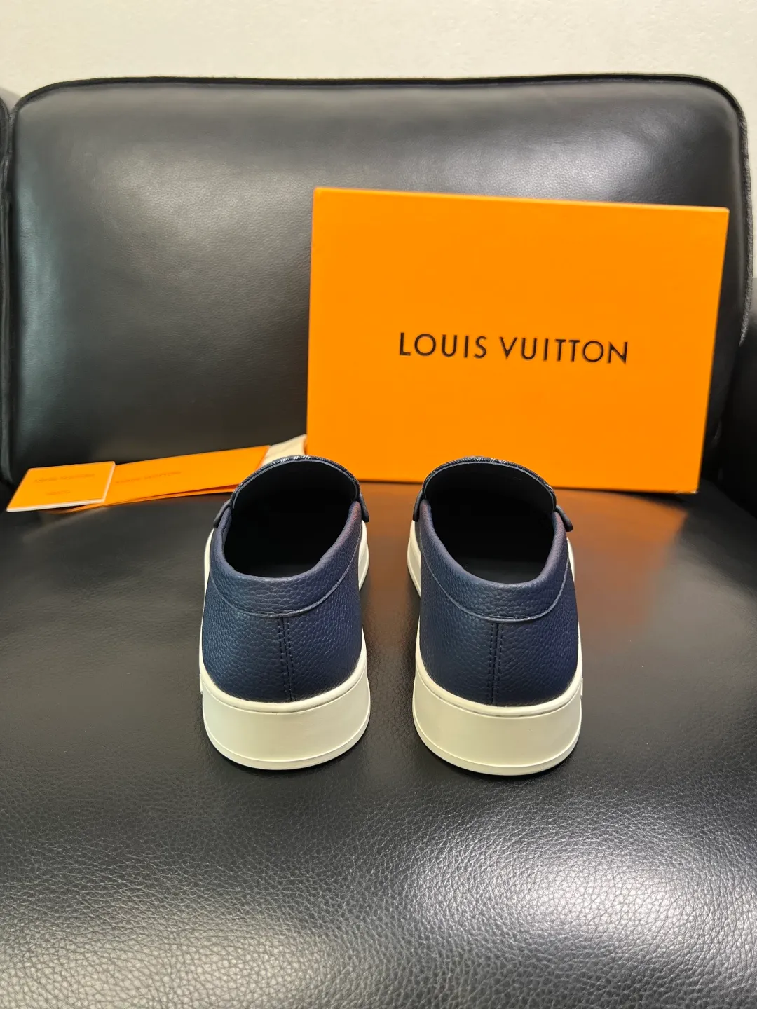 Men's shoes 💰720 Lv high quality top crafts Louis Vuitton, sports sneakers counter synchronization, uppers imported from Italy, high quality splicing colorful complex crafts, imported mesh pads soft and comfortable, soles: original soles specially provided by the original factory, T men's shoes 💰U exclusive movable molded soles super comfortable, original factory single goods, code number 38-44 (customized 45)
